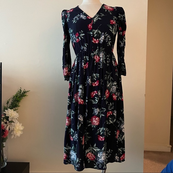 Banana Republic - Picture 3 of 5